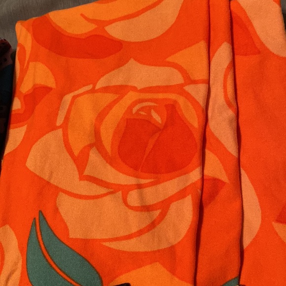 5 PAIRS LuLaRoe Official and unofficial Disney Leggings BUNDLE - ONE SIZE - Picture 3 of 6